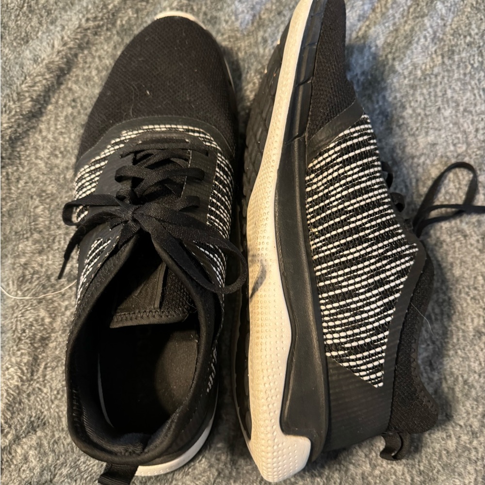 Men’s Reebok sneakers